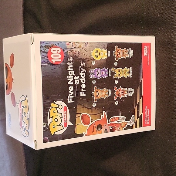 Foxy the Pirate Funko - Picture 3 of 6